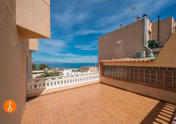 Foto 1 de Venta de casa adosada en calle Aragón de 2 habitaciones con terraza y balcón