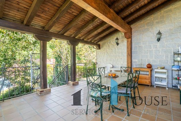 Foto 1 de Venta de casa en Adrada (La) de 4 habitaciones con terraza y piscina