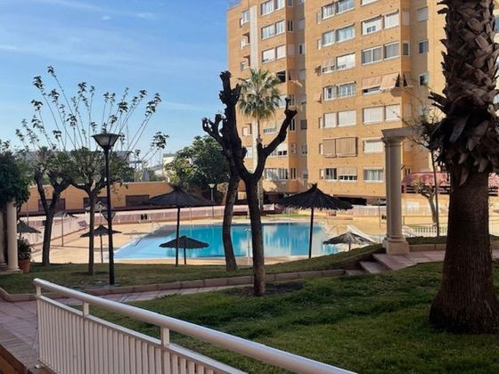Foto 2 de Pis en venda a calle De Perú de 3 habitacions amb terrassa i piscina