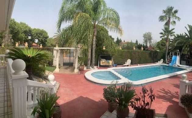 Foto 1 de Chalet en venta en Sol y Luz de 6 habitaciones con terraza y piscina