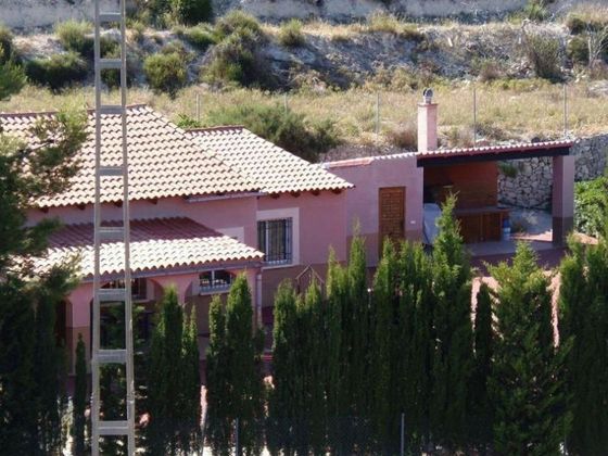Foto 2 de Chalet en venta en Pueblo Español-Coveta Fumá de 3 habitaciones con terraza y jardín