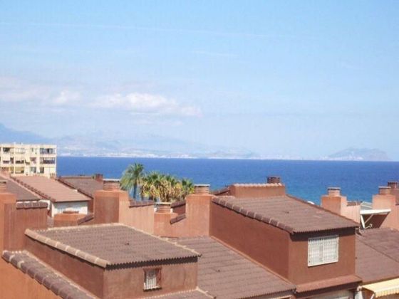 Foto 2 de Chalet en venta en Cabo de las Huertas de 4 habitaciones con terraza y piscina