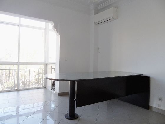 Foto 1 de Oficina en alquiler en San Isidro con terraza y aire acondicionado