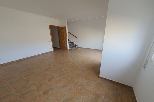 Foto 2 de Casa en venda a calle Roquetes de 3 habitacions amb terrassa i garatge