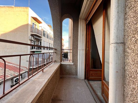 Foto 2 de Pis en venda a Centro - Elche de 4 habitacions amb terrassa i balcó