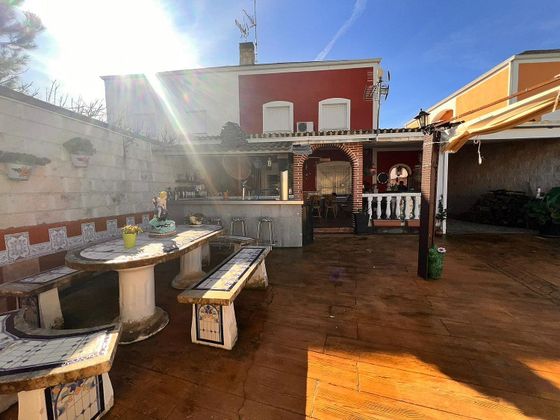 Foto 2 de Casa en venta en Ugena de 5 habitaciones con terraza y piscina