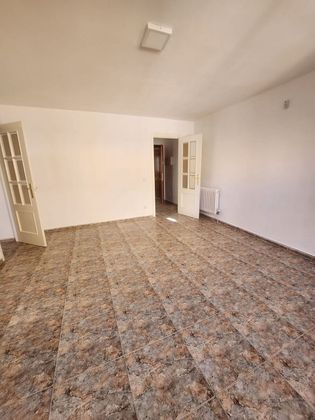 Foto 1 de Pis en venda a calle Turina de 3 habitacions amb terrassa i calefacció