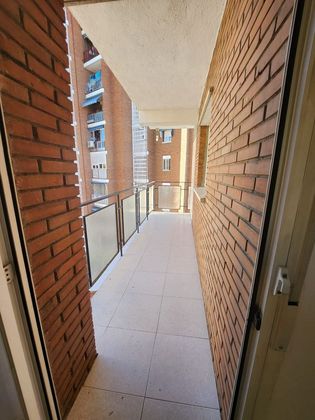 Foto 2 de Pis en venda a calle Turina de 3 habitacions amb terrassa i calefacció