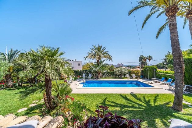Foto 2 de Chalet en venta en Vistahermosa de 4 habitaciones con terraza y piscina