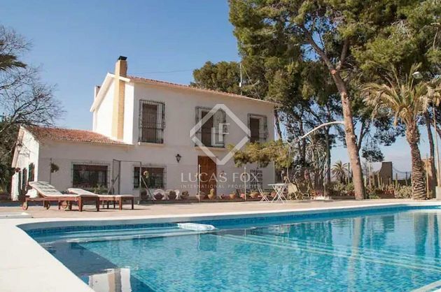 Foto 2 de Casa rural en lloguer a San Juan de Alicante/Sant Joan d´Alacant de 8 habitacions amb piscina i jardí