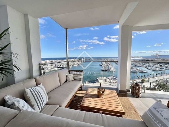 Foto 2 de Àtic en venda a Centro - Alicante de 3 habitacions amb terrassa i balcó