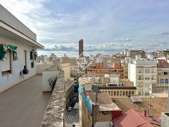Foto 1 de Venta de ático en Centro - Alicante de 4 habitaciones con terraza y ascensor