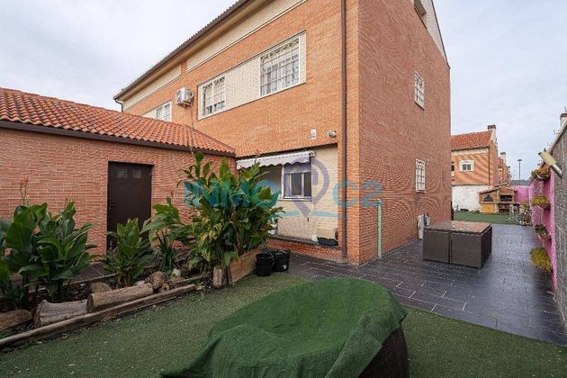 Foto 2 de Casa en venda a Los Hueros de 3 habitacions amb piscina i jardí