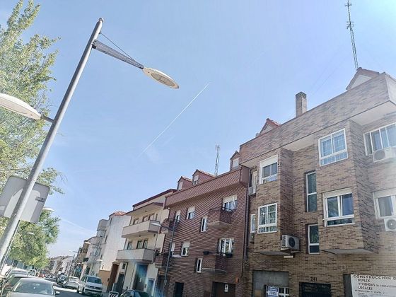 Foto 1 de Piso en venta en avenida De Vicálvaro de 2 habitaciones con terraza y aire acondicionado
