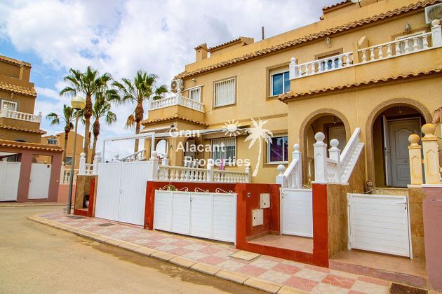 Foto 1 de Casa adossada en venda a Gran Alacant de 2 habitacions amb piscina i jardí