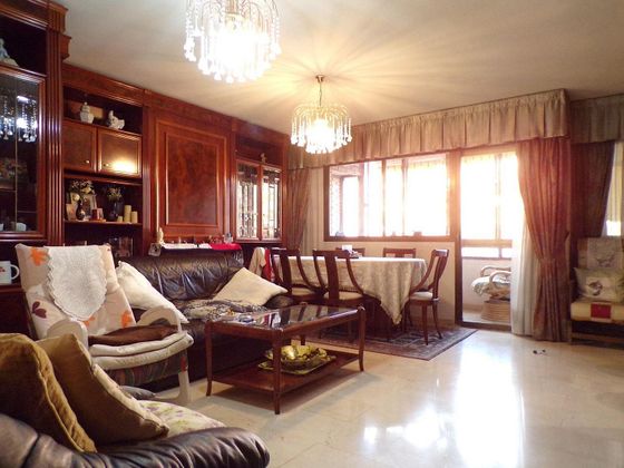 Foto 2 de Pis en venda a Benalúa de 3 habitacions amb terrassa i garatge