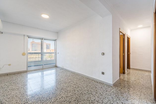Foto 1 de Venta de piso en San Fernando - Princesa Mercedes de 3 habitaciones con terraza y aire acondicionado
