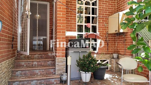 Foto 2 de Chalet en venta en Pintores-Ferial de 4 habitaciones con terraza y garaje