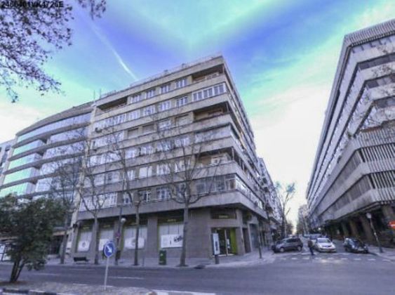 Foto 2 de Alquiler de local en calle CL Maria de Molina de 485 m²