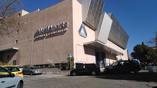 Foto 1 de Local en venda a calle De Alcalá de 395 m²