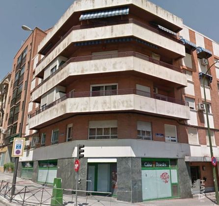 Foto 1 de Local en venda a calle De Saavedra Fajardo de 361 m²