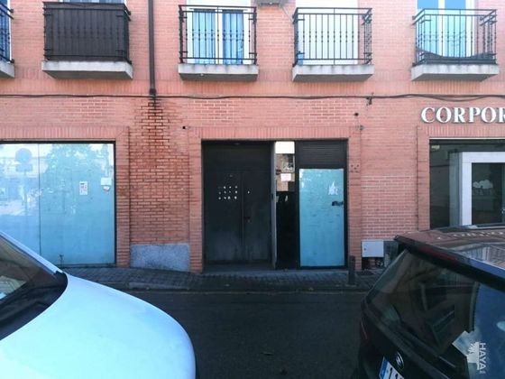 Foto 1 de Local en venda a calle Madrid de 145 m²