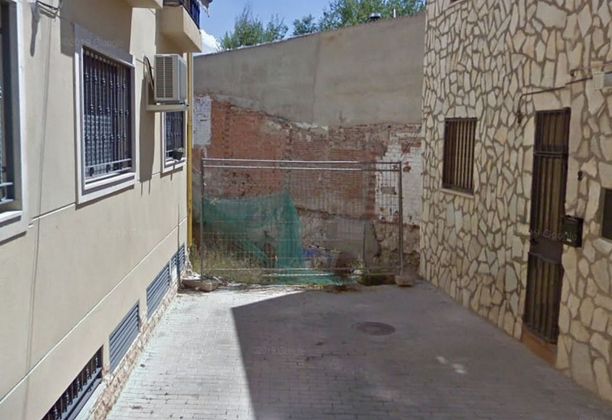 Foto 2 de Terreno en venta en calle Caballeros de San Juan de 129 m²