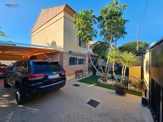 Foto 2 de Casa adossada en lloguer a La Huerta de 3 habitacions amb terrassa i piscina