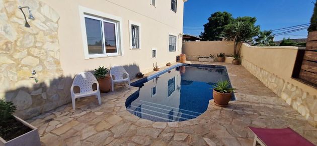Foto 1 de Xalet en venda a Centro - Mutxamel/Muchamiel de 4 habitacions amb terrassa i piscina