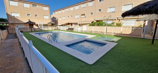 Foto 1 de Casa adossada en venda a calle Catedrático Eliseo Gómez Serrano de 4 habitacions amb terrassa i piscina