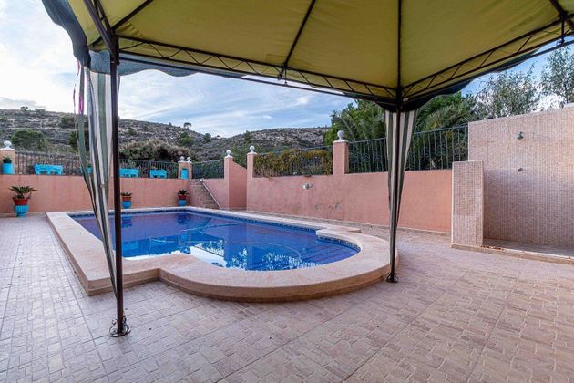 Foto 2 de Venta de casa rural en Novelda de 3 habitaciones con terraza y piscina