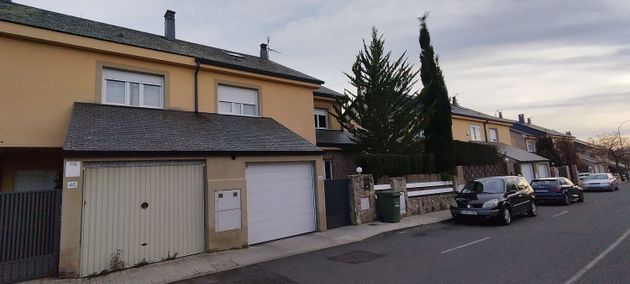 Foto 1 de Casa en venda a Fontenebro - Altavista de 4 habitacions amb garatge i jardí