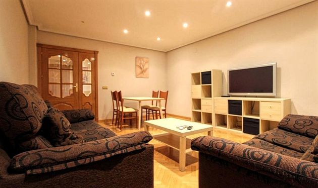 Foto 1 de Pis en lloguer a Norte de 3 habitacions amb mobles i calefacció