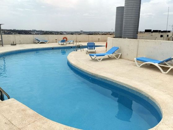 Foto 2 de Piso en venta en La Hoya - Moscatelares de 1 habitación con piscina y garaje