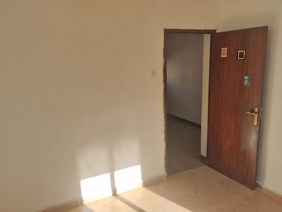 Foto 1 de Venta de piso en Ambroz de 3 habitaciones con calefacción