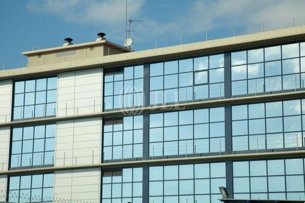 Foto 2 de Alquiler de oficina en Onze de setembre - Sant Jordi con aire acondicionado