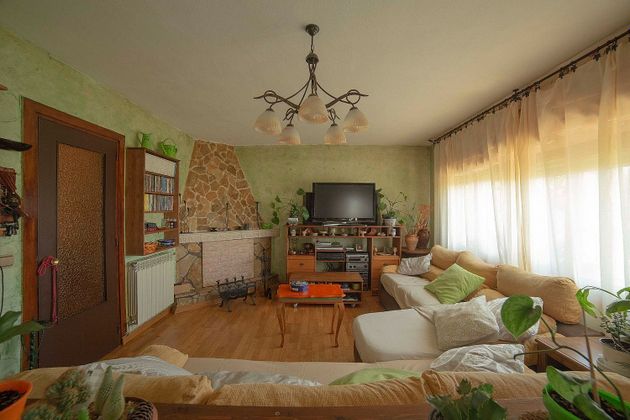 Foto 1 de Xalet en venda a Perales de Tajuña de 4 habitacions amb terrassa i garatge
