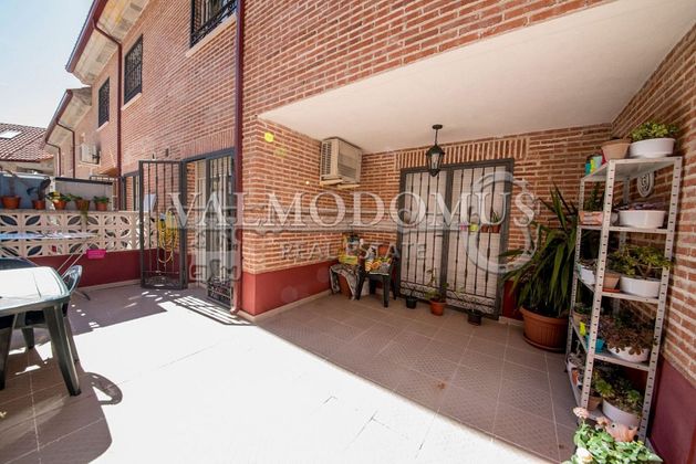 Foto 1 de Casa adossada en venda a Valmojado de 4 habitacions amb terrassa i garatge
