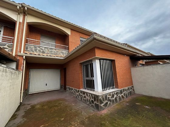 Foto 1 de Casa en venda a calle Doctor Marañon de 3 habitacions amb terrassa i jardí