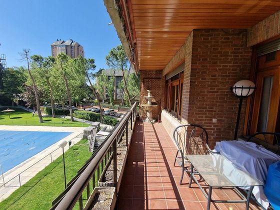 Foto 1 de Piso en venta en Peñagrande de 5 habitaciones con terraza y piscina