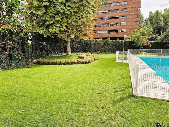 Foto 1 de Pis en venda a Fuentelarreina de 5 habitacions amb piscina i garatge