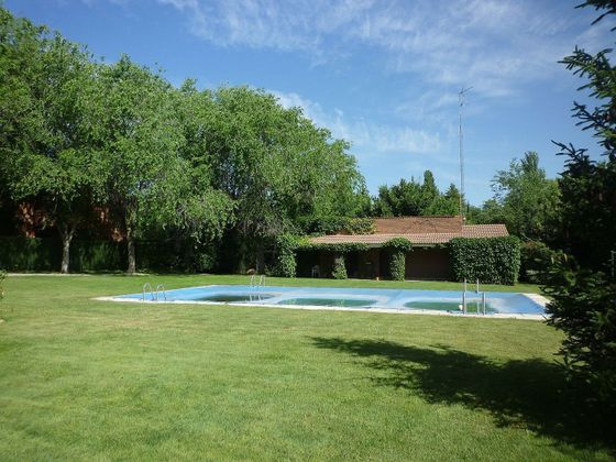 Foto 1 de Chalet en alquiler en Montealina de 5 habitaciones con terraza y piscina