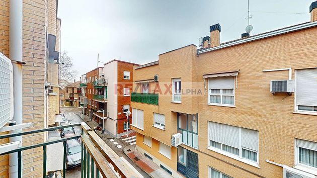 Foto 1 de Pis en venda a calle Perales de 3 habitacions amb terrassa i balcó