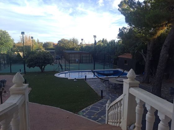 Foto 1 de Chalet en venta en Eurovillas de 4 habitaciones con terraza y piscina