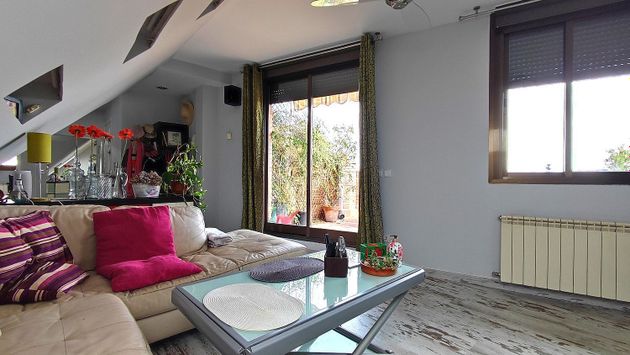 Foto 2 de Venta de piso en Vista Alegre de 2 habitaciones con terraza y aire acondicionado