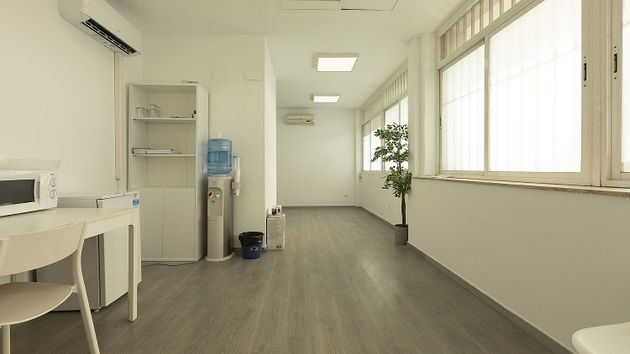Foto 1 de Oficina en lloguer a Moscardó de 119 m²