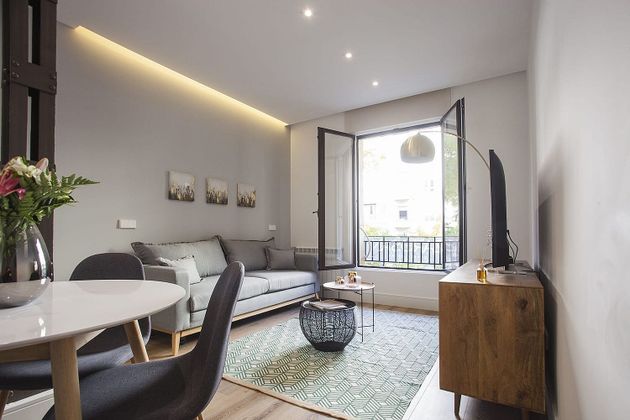 Foto 2 de Pis en lloguer a Ibiza de 2 habitacions amb mobles i balcó