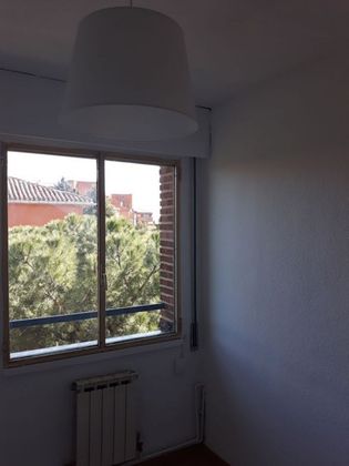 Foto 2 de Pis en venda a Entrevías de 4 habitacions amb terrassa