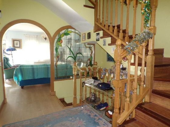 Foto 2 de Casa en venda a El Mirador de 6 habitacions amb terrassa i piscina