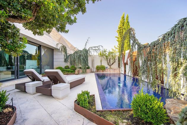 Foto 1 de Casa adossada en lloguer a paseo De Los Lagos de 4 habitacions amb terrassa i piscina